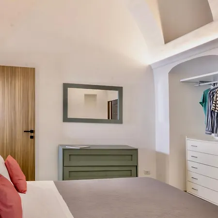 Borgo Maldacea - Comfortable Space Апартаменты Масса-Лубренсе